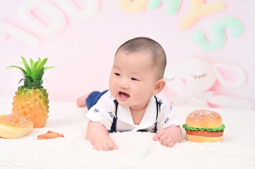 阳江宝宝在妈妈肚子里